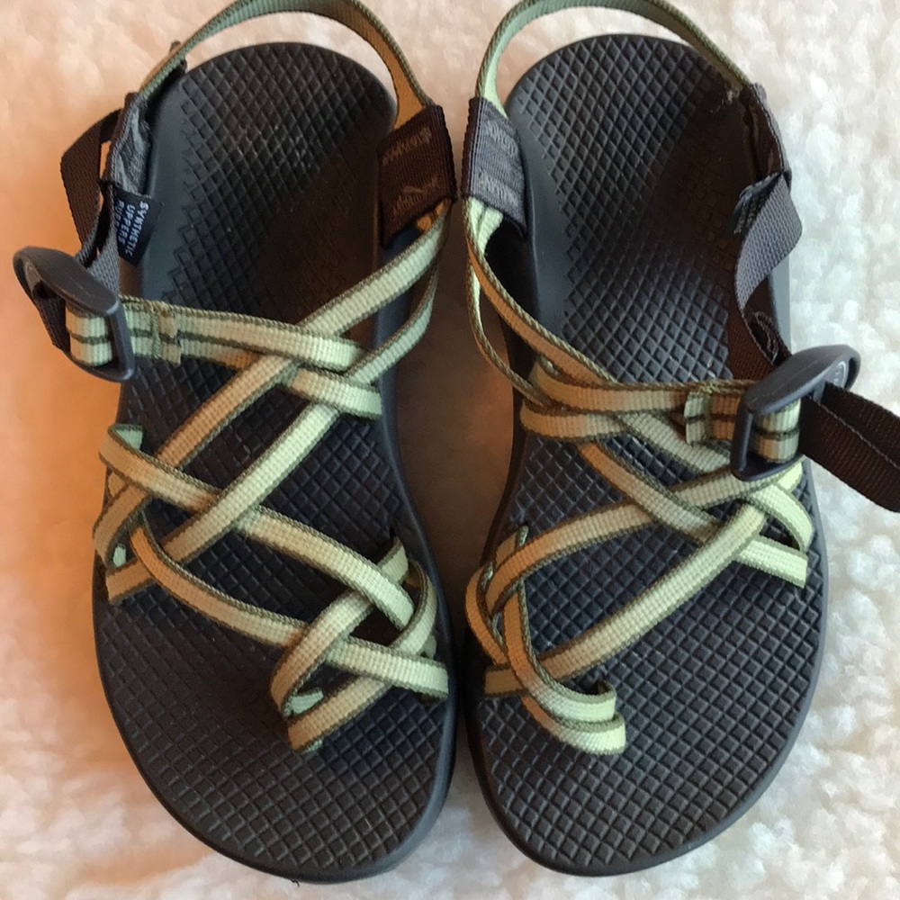Chaco X2 green strapped sport sandals vibram sole GUC